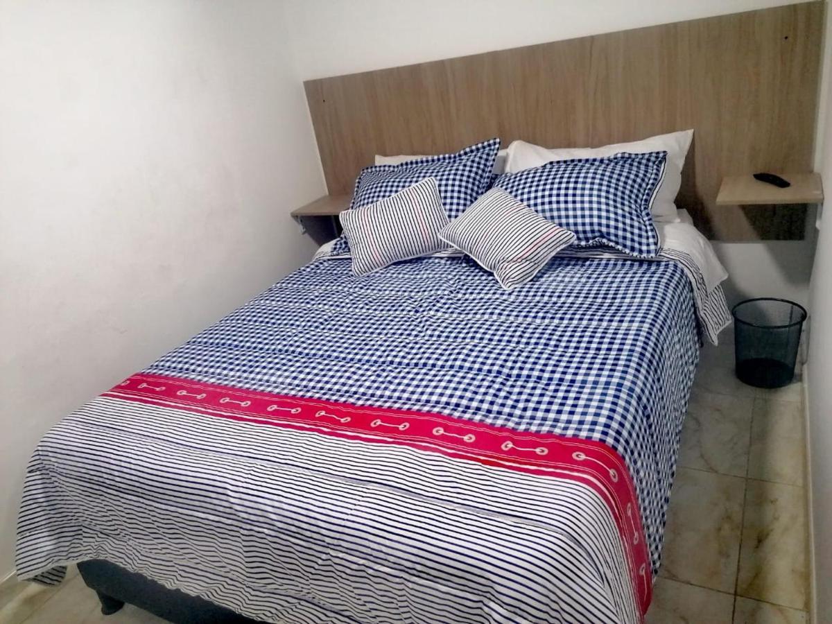 Casa - H Pensión *